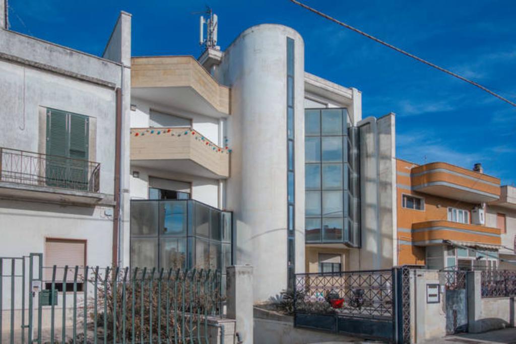 Lo Specchio Del Salento Panzió Lecce Kültér fotó