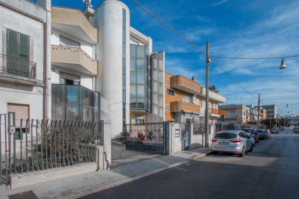Lo Specchio Del Salento Panzió Lecce Kültér fotó
